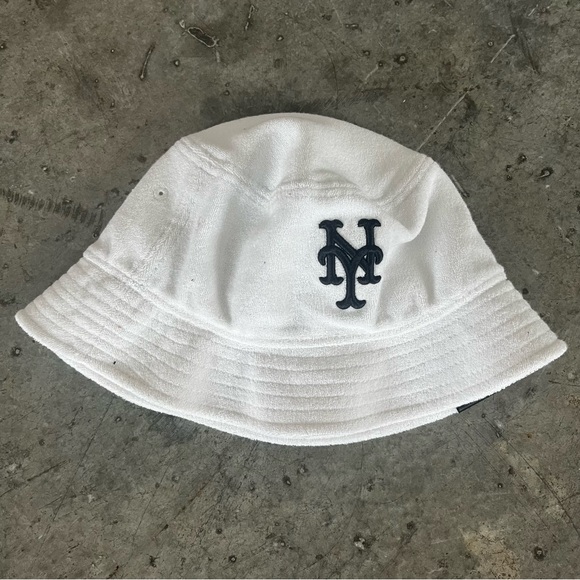 BNWT Todd Snyder Terrycloth NY Mets Yankees Bucket Hat White Summer S/M - Picture 3 of 5